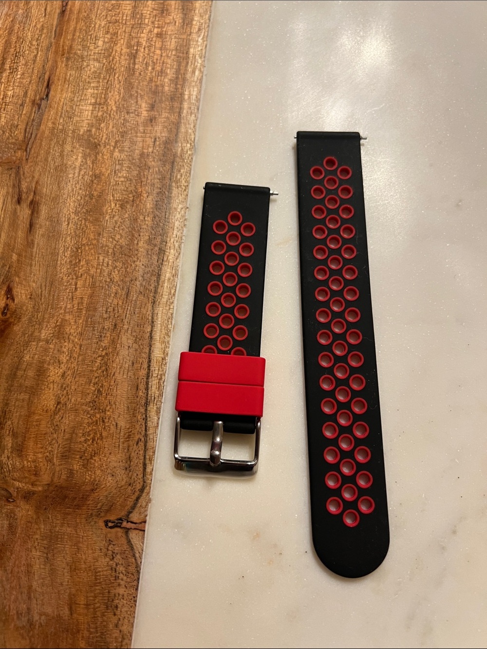 Black and red silicone watch strap 20 mm